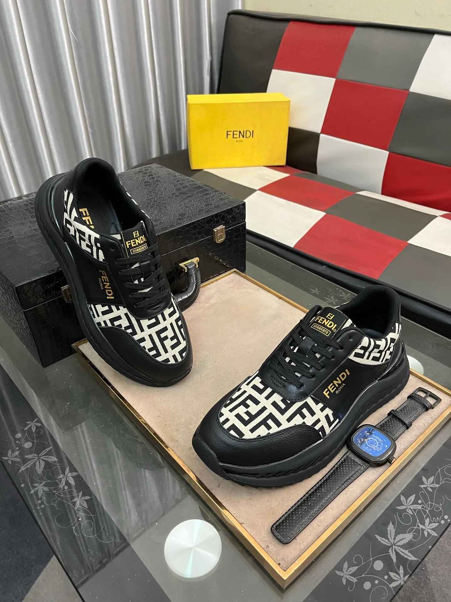 Men's Men's Shoes💰458⌚️⌚️[Fendi] Fendi's latest casual shoes for men! Available at counters simultaneously! Made entirely of imported top-grain calfskin, the interior is made of top-grain water-dyed cowhide, and the original factory-supplied rubber outsole. Leading new fashion concepts. Matching code: 38-444️⃣Colors available